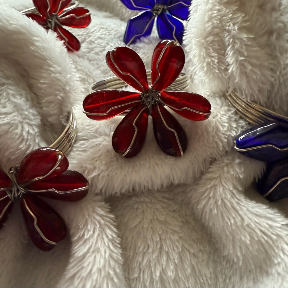 Elegant Red and Blue Flower Glass Napkin Rings 8
